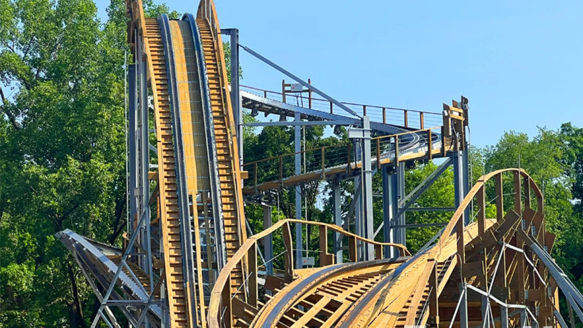 worlds of fun zambezi zinger roller coaster