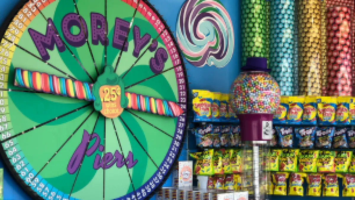 iaapa honors 20205 best individual visual merchandise display moreys piers