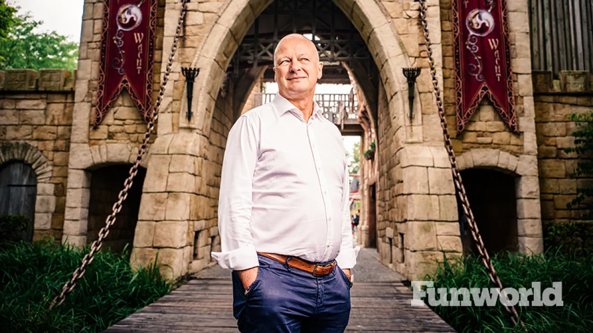 carl lenaerts at plopsaland in front of castle