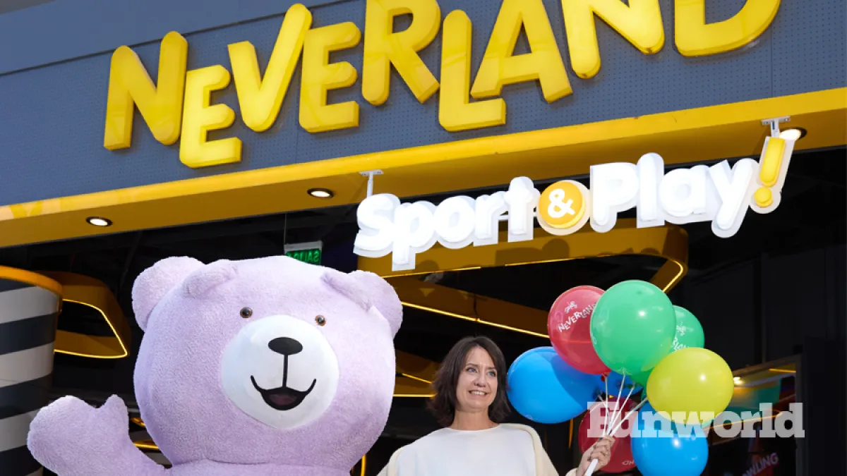 luciana periales at neverland with costumed character