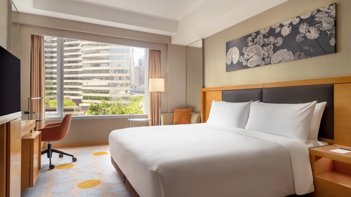Renaissance HK Garden View Room Queen
