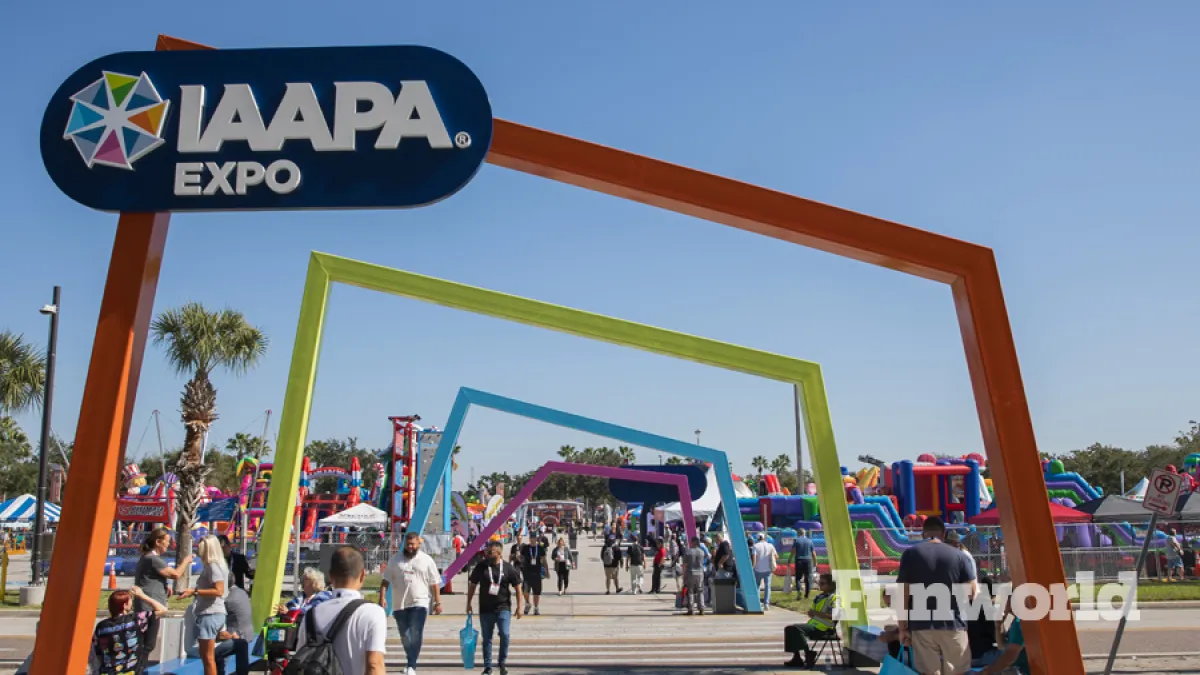 IAAPA Expo outside