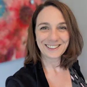 Alison Dermott Headshot