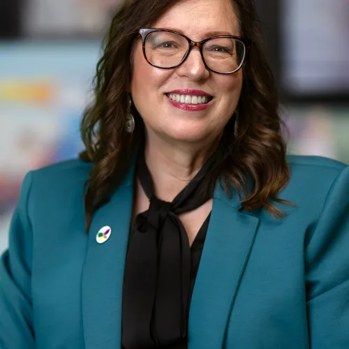 Sharon Newhardt Headshot