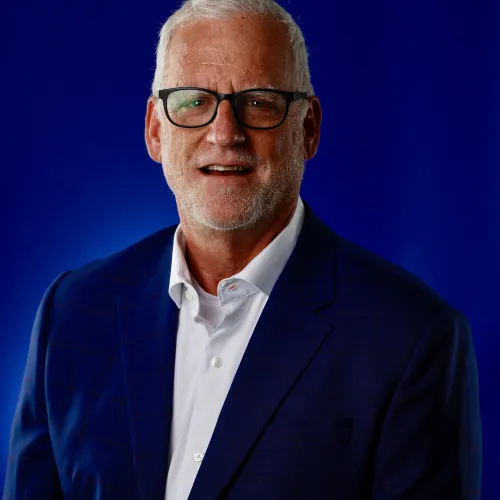 Chris Oliver headshot