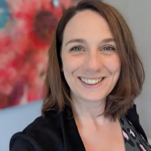Alison Dermott Headshot