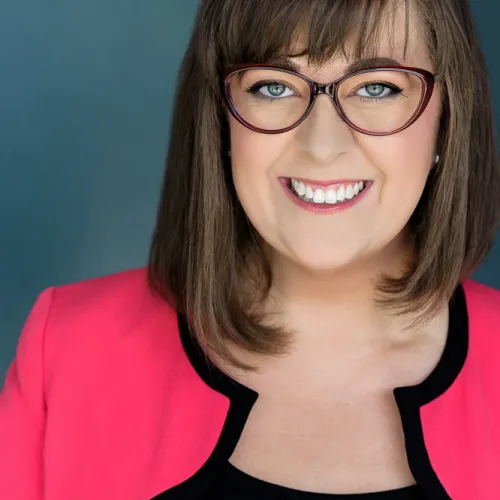 Kate Murray Headshot