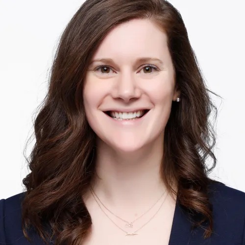 Rebecca Dean Headshot