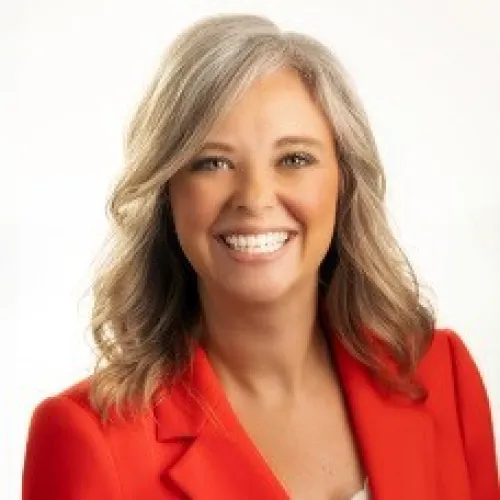 Sarah Wickham headshot