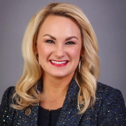 Melanie Miller Headshot