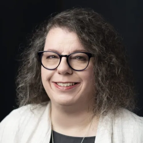 Cynthia Sharpe Headshot