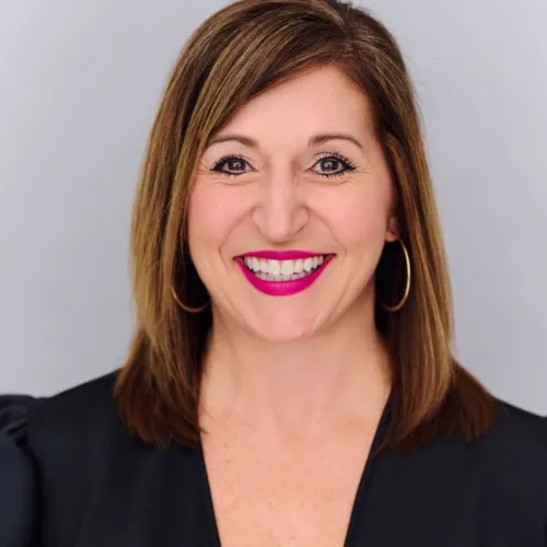 Danielle Kramer Headshot