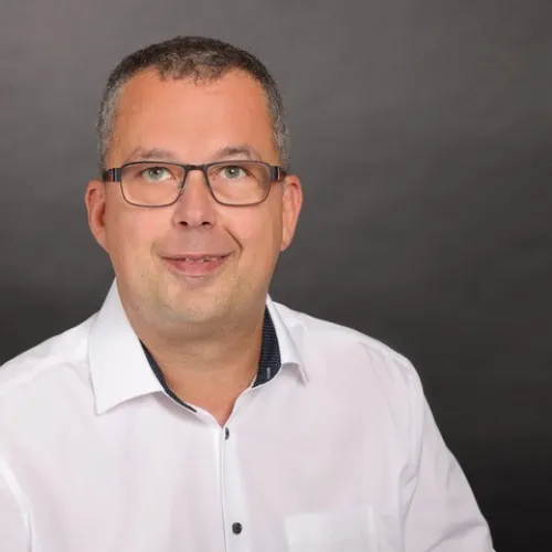 Michael Töller Headshot 