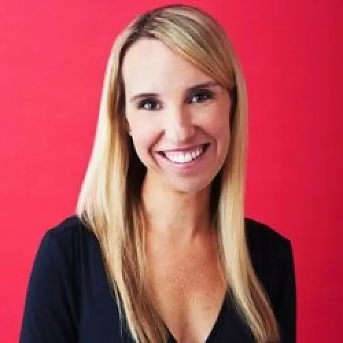 Jennifer Ahearn Headshot
