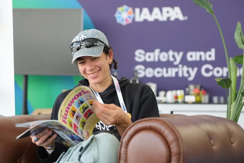 Women reading Funworld