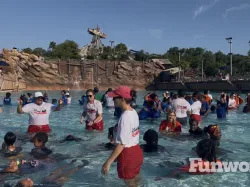 typhoon lagoon worlds largest swim lesson