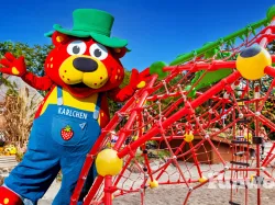 karls karlchen klettererdbeere park mascot