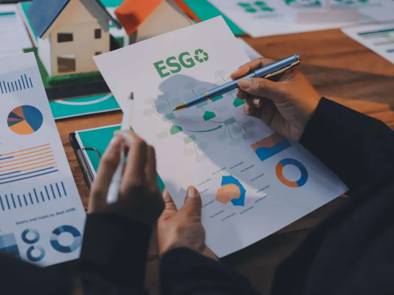 pen highlighting an ESG report