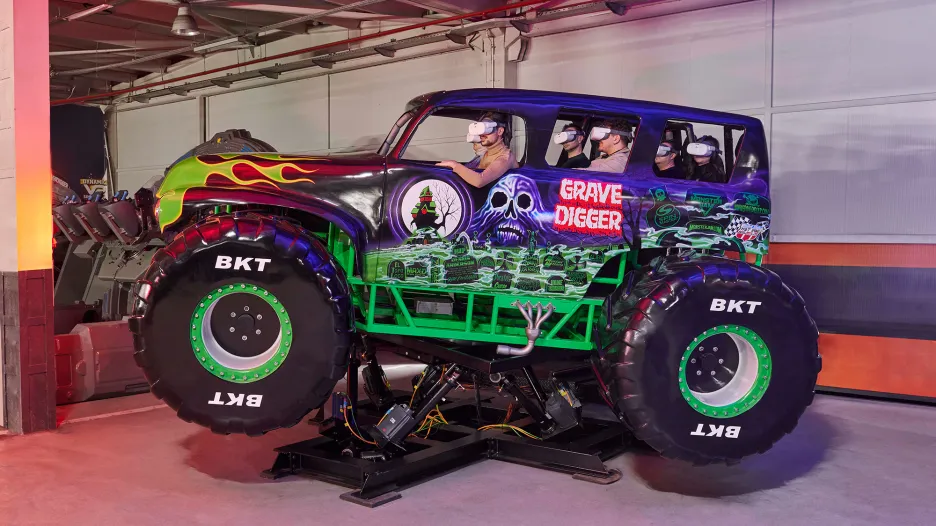 Monster Jam Grave Digger DOF Robotics