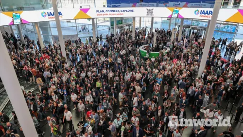 iaapa expo europe 2025 crowd in concourse