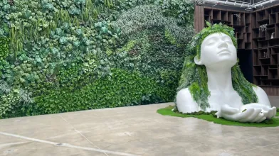 SAMA Garden Statue