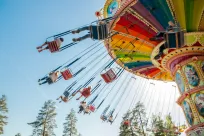 Spinning ride at amusement park