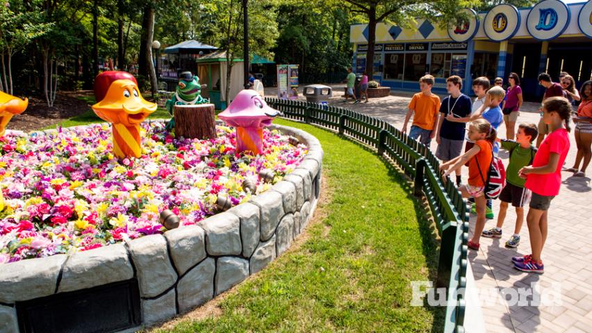 kings dominion singing mushrooms